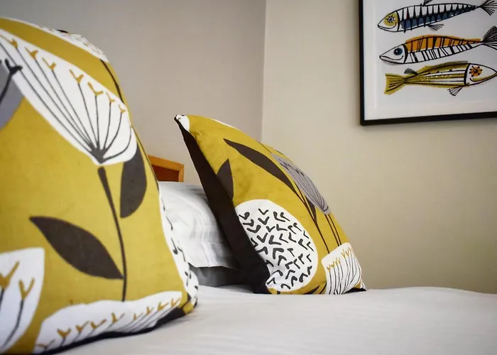 Best Hotels in Lewes Area for History & Adventure