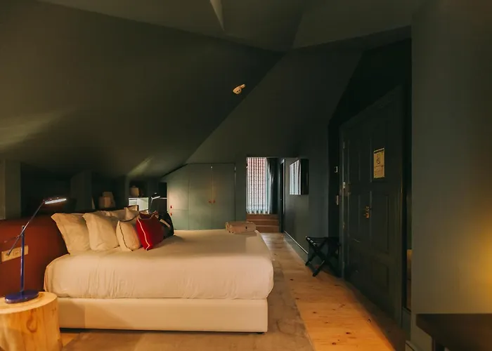 Best Luxury Accommodations in Vibrant Porto